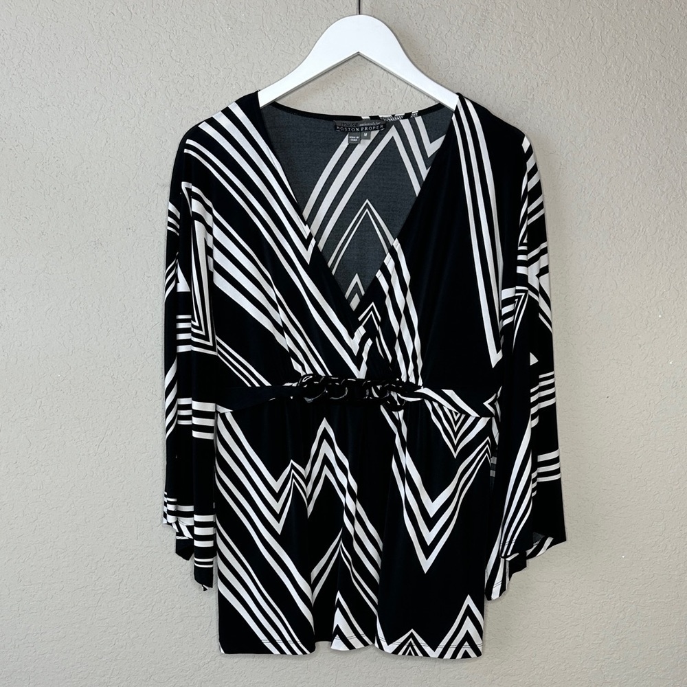 muse‎ For Boston Proper V Neck Black and White Geometric Print Blouse Size M